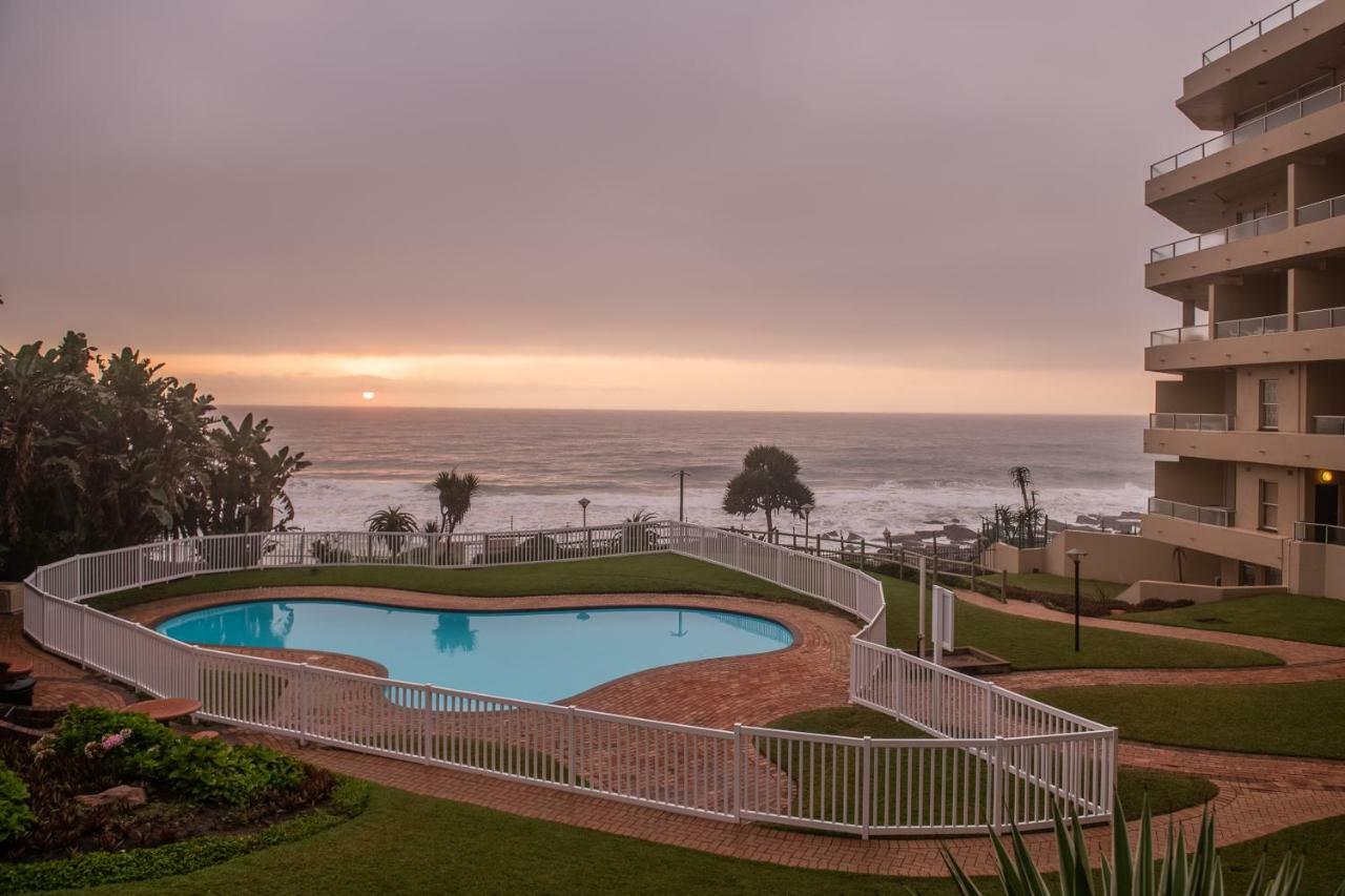 Sands Beach Breaks Beach Front Баллито Экстерьер фото